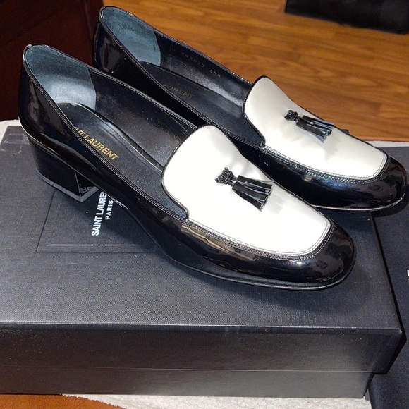 Saint Laurent patent leather loafers with tassel - Picture 1 of 8